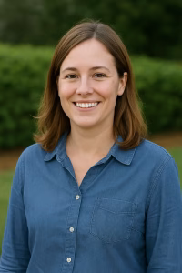 Portrait of Danielle, a smiling Cincinnati homeowner who sold her house quickly before relocating out of state.